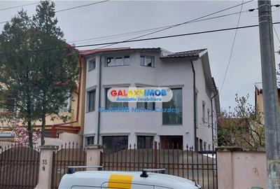 Casă cu 7 camere cu Teren 408 Mp în Bucureștii Noi