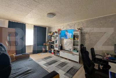Apartament cu 3 camere decomandat, mobilat în Micro 11