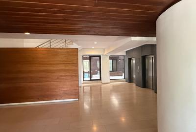 Apartament cu 2 camere decomandat în Sisești - 2