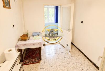 Apartament cu 2 camere decomandat în Calea București