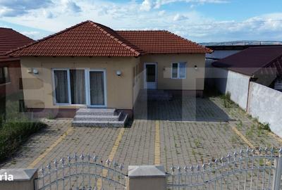 Casă cu 3 camere în Petrești