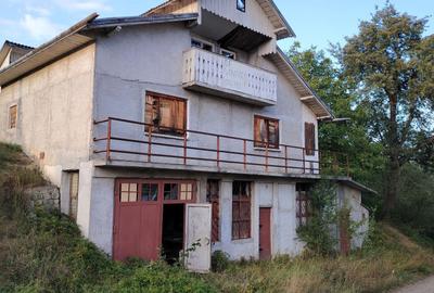 Casă cu 4 camere în Dărmănești - 2