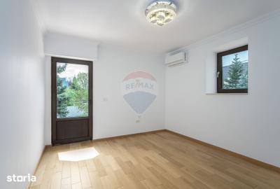 Casă cu 5 camere cu Teren 1000 Mp în Central
