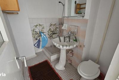 Apartament cu 4 camere decomandat în Reghin