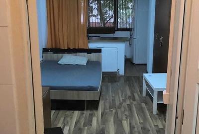 Garsonieră semidecomandată în Apărătorii Patriei