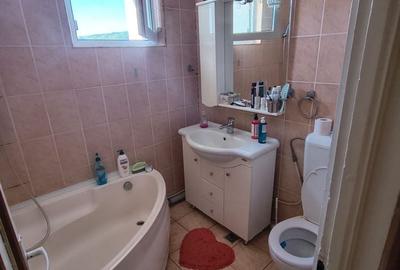 Apartament cu 2 camere semidecomandat în Exterior Vest