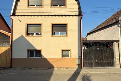 Casă cu 4 camere în Cașolț