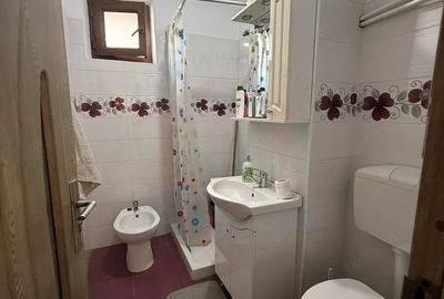 Apartament cu 2 camere decomandat în Micro 21