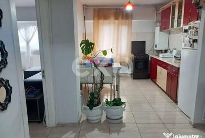 Apartament cu 3 camere decomandat în Dacia