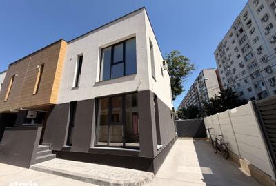 Casă cu 4 camere cu Teren 220 Mp în Titan