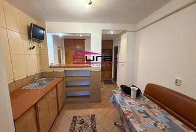 Apartament cu 3 camere decomandat în E3