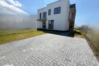 Casă cu 4 camere cu Teren 530 Mp în Merghindeal