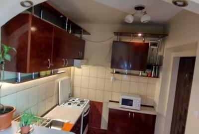 Apartament cu 2 camere semidecomandat în Gruia