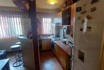 Apartament cu 3 camere semidecomandat în Florilor