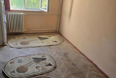 Garsonieră semidecomandată în Podu Roș