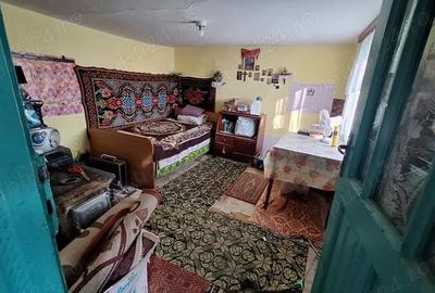 Casă cu 5 camere cu Teren 1638 Mp în Tufești