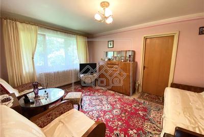 Apartament cu 2 camere semidecomandat, mobilat în Hipodrom 1