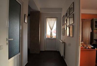 Apartament cu 3 camere decomandat în Câmpina - 3