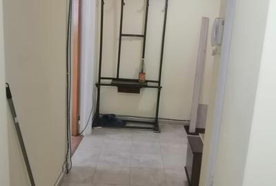 Apartament cu 3 camere decomandat în Colentina
