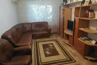 Apartament cu 3 camere semidecomandat în Rahova - 5