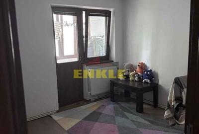 Apartament cu 2 camere decomandat în Central - 1