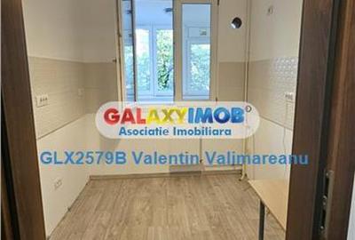 Apartament cu 3 camere semidecomandat, mobilat în Dristor