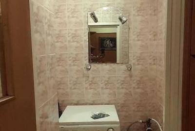 Apartament cu 4 camere semidecomandat în Iancului