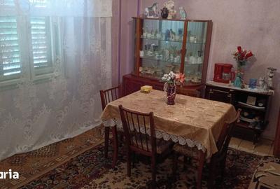 Casă cu 1 camere cu Teren 2000 Mp în Axente Sever