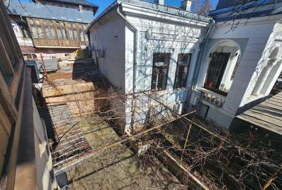 Casă cu 7 camere cu Canalizare în Ultracentral - 9