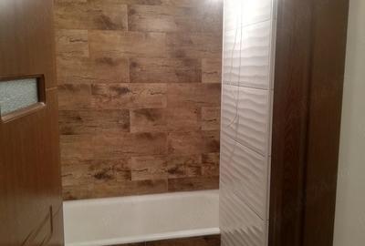Apartament cu 3 camere decomandat în Micro 17