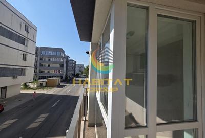 Apartament cu 4 camere semidecomandat în Berceni
