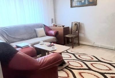 Apartament cu 4 camere decomandat, mobilat în CET - 2