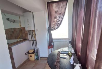 Apartament cu 4 camere decomandat în Central - 3
