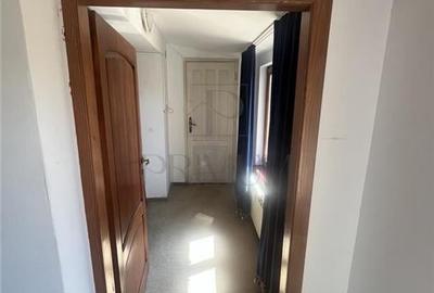 Casă individuală cu 8 camere cu Canalizare în Lipovei - 5