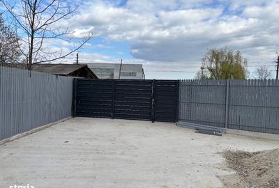 Casă cu 4 camere în Ștefănești