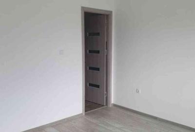 Casă cu 4 camere cu Teren 250 Mp în Malu Mare - 4