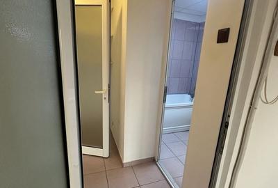 Apartament cu 3 camere semidecomandat în Hipodrom