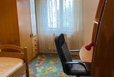 Apartament cu 3 camere decomandat în 9 Mai - 2