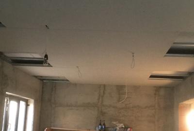 Casă cu 4 camere în Curtișoara