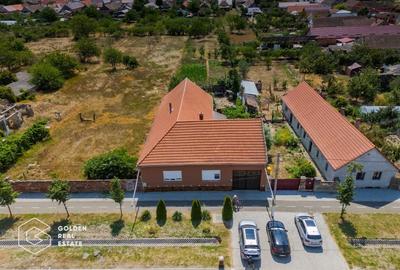 Casă individuală cu 3 camere cu Canalizare în Central - 2
