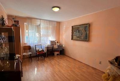 Apartament cu 3 camere semidecomandat în Tomis Nord