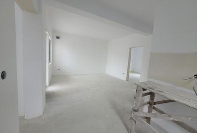 Casă individuală cu 4 camere cu Teren 200 Mp în Est - 8