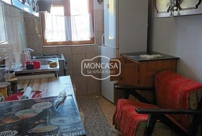 Casă cu 3 camere cu Teren 1335 Mp în Central