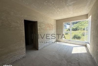 Casă cu 4 camere decomandat în Florești