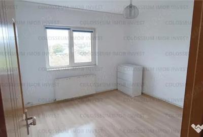 Apartament cu 3 camere decomandat în Florilor