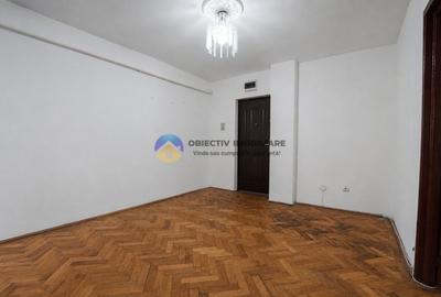 Apartament cu 3 camere semidecomandat în Mărăței