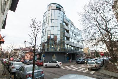Spațiu comercial, de 2,529 mp, în P-ța Victoriei - 1
