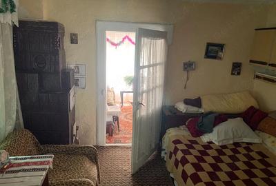 Casă cu 6 camere cu Teren 1900 Mp în Nana