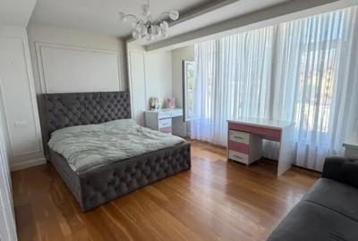 Apartament cu 5 camere decomandat în Central