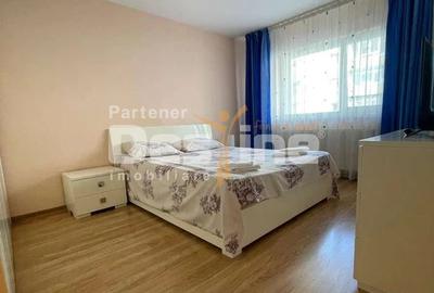 Apartament cu 2 camere decomandat în Tractorul